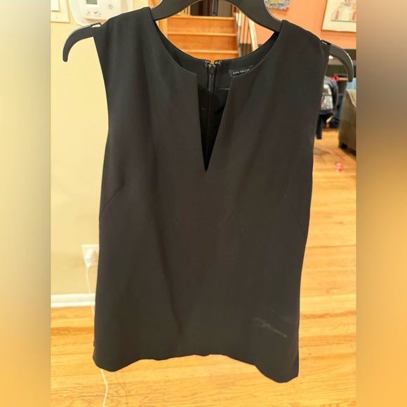 Ann Taylor Tops - Ann Taylor Black Sleeveless Blouse Size 8 V-Neck Zip Back